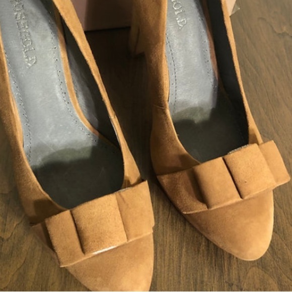 Rosegold Café au lait Suede Heels - Picture 2 of 3